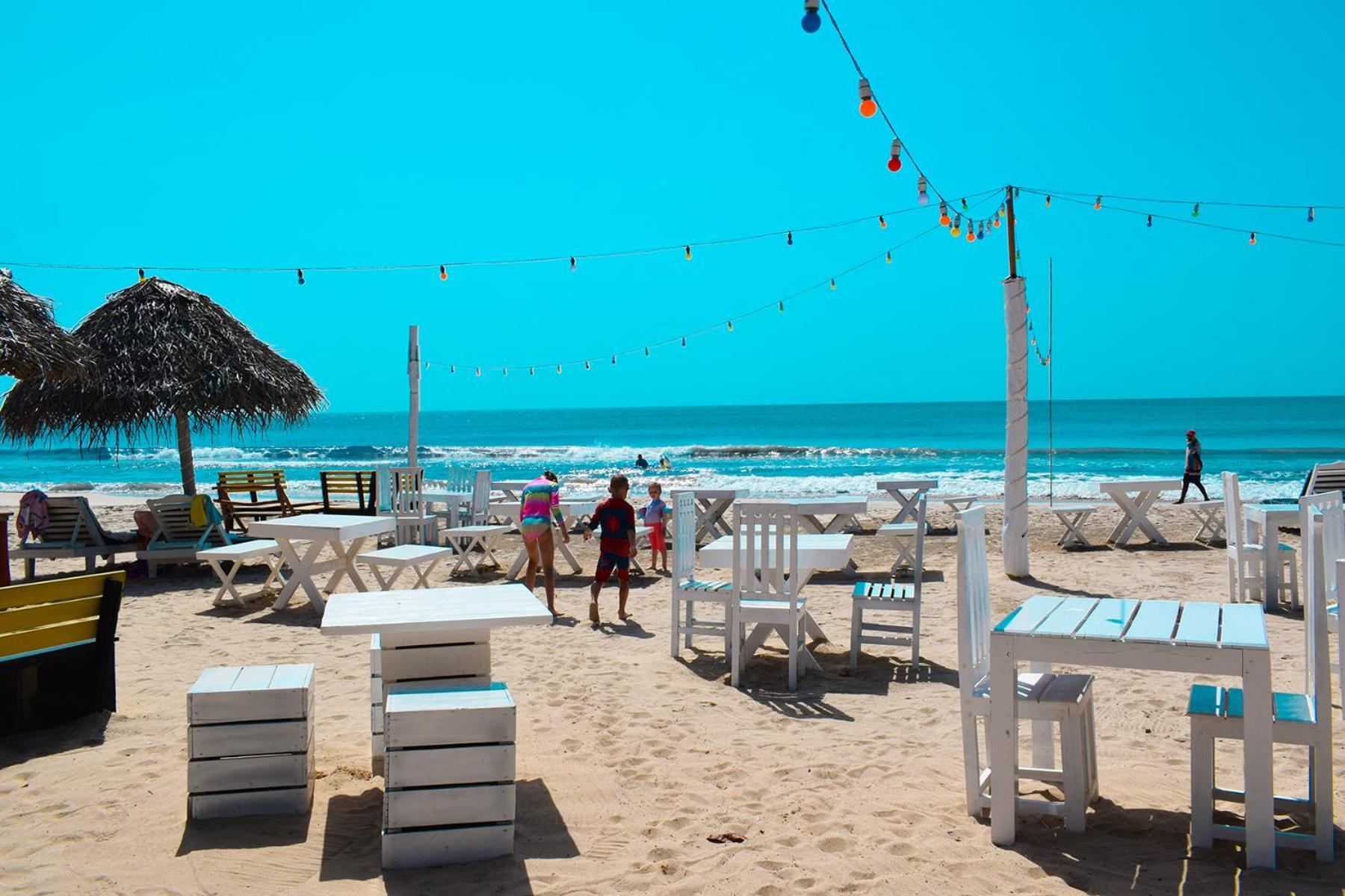 Golden Beach Cottages Тринкомалі Екстер'єр фото